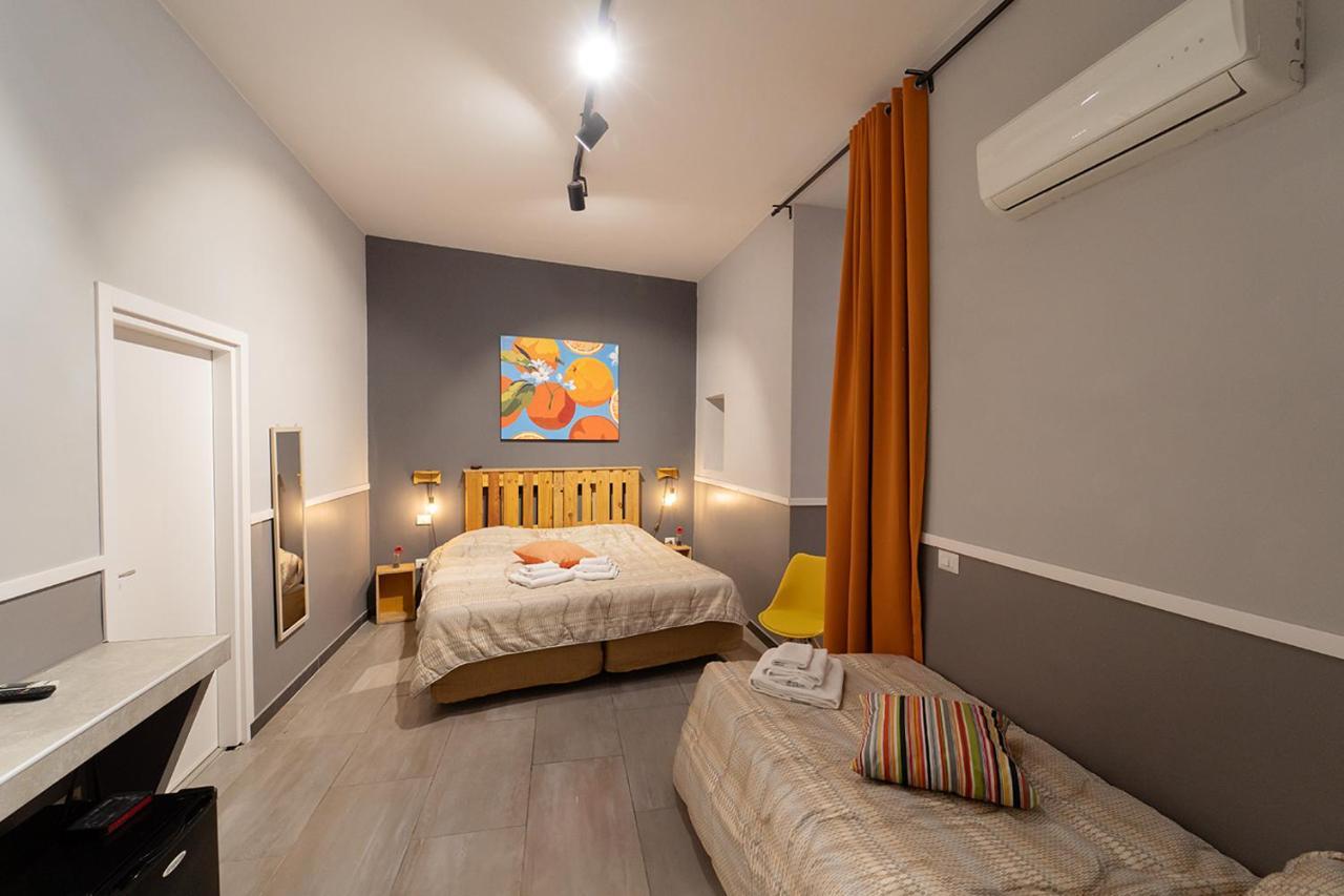 Le 4 Stagioni Dante H Napoli Centro, By Clapa Group Hotel Exterior photo